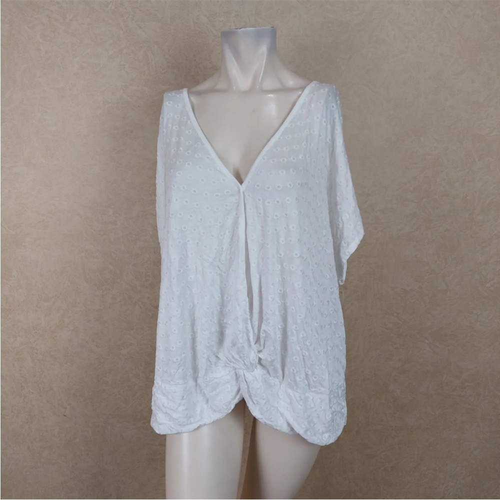 Inc twist hem eyelet top 1X
